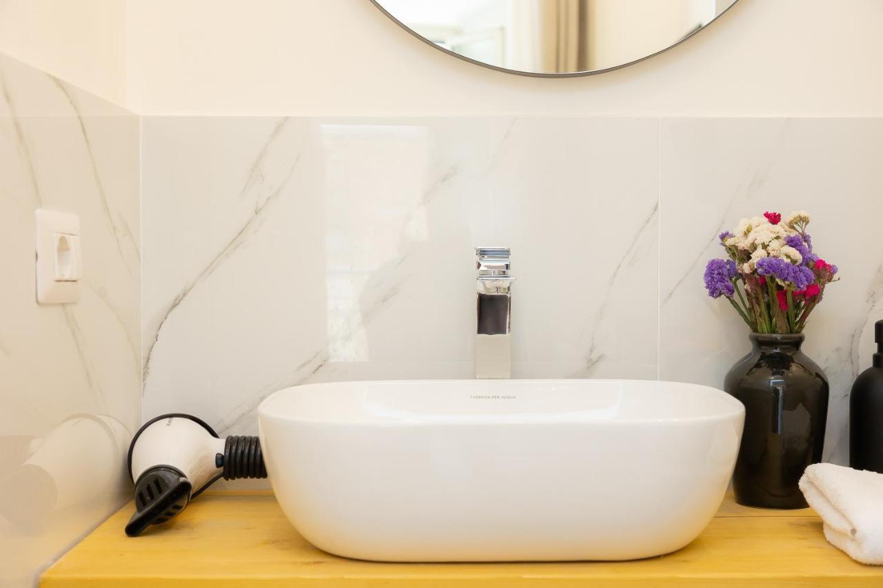 רומא Colosseum Boutique Apartment מראה חיצוני תמונה