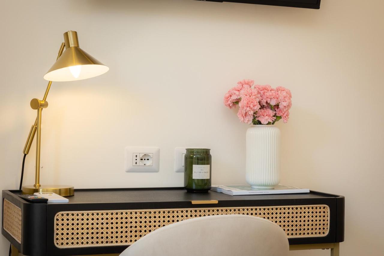 רומא Colosseum Boutique Apartment מראה חיצוני תמונה